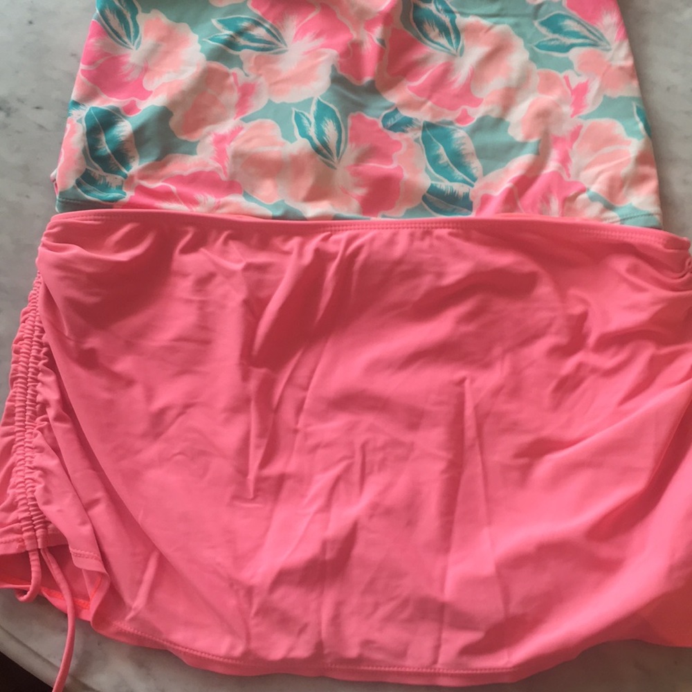 Bikini - Picture 2 of 7